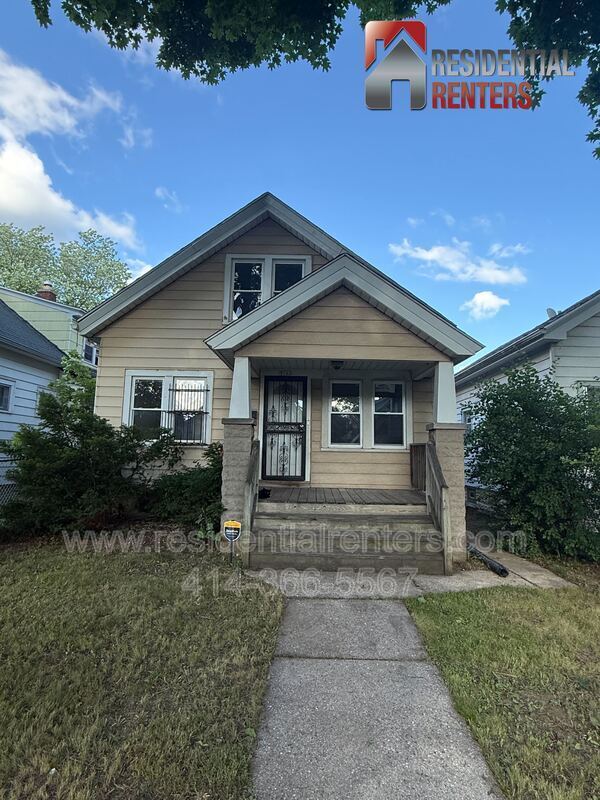 Building Photo - 5560 N 40th St
