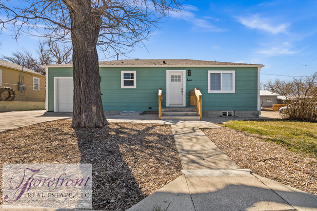 Photo - 1427 E 12th St House
