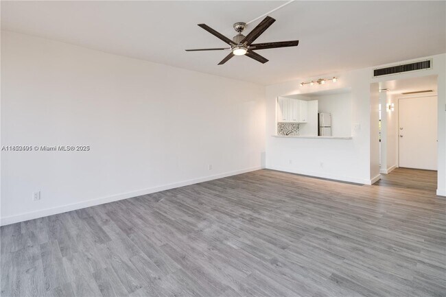 Photo - 3401 N Country Club Dr Unidad 409