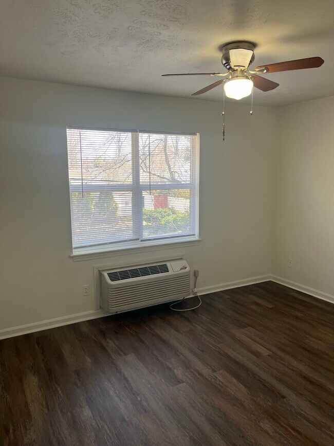 Photo - Yvonne Apartments