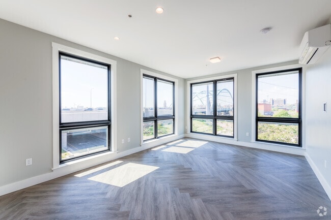 2 BR, 2 BA