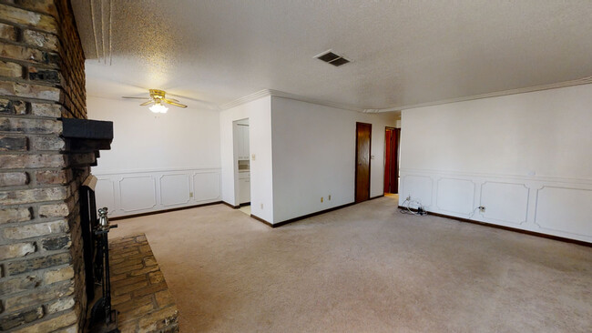 Living/Dining Room - 1716 D Ave NE Apartments