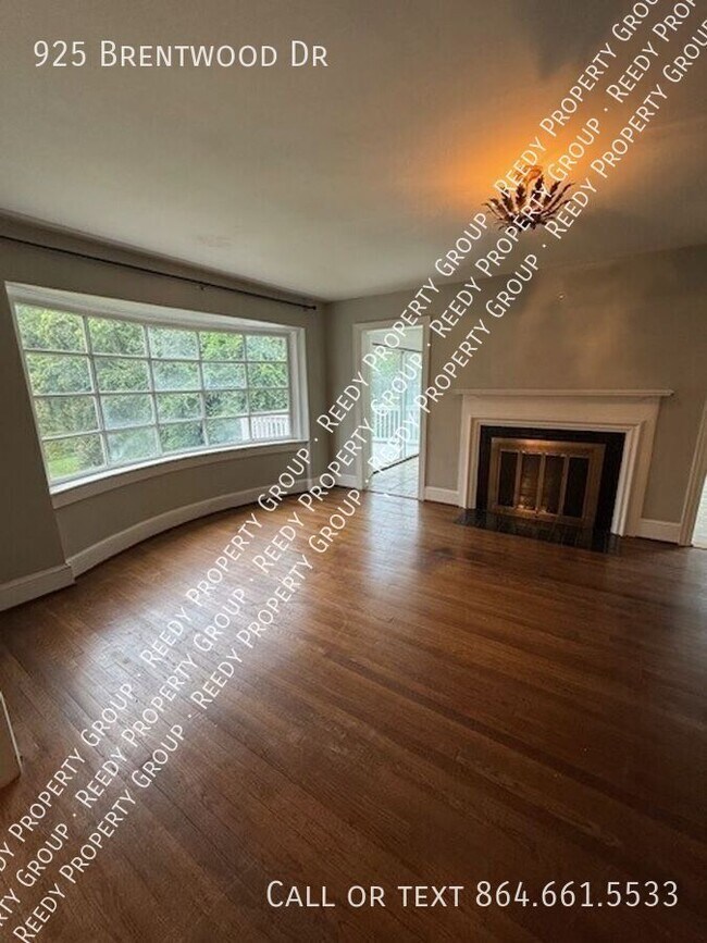 Photo - 925 Brentwood Dr