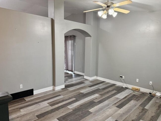 Photo - 3518 E Pearce Dr