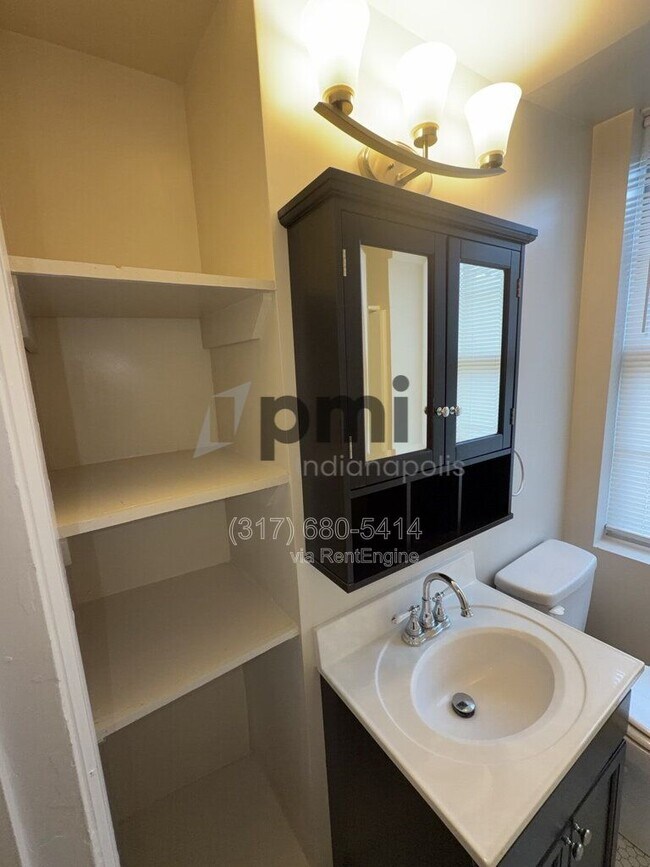 Photo - 1 W 28th St Unidad 208