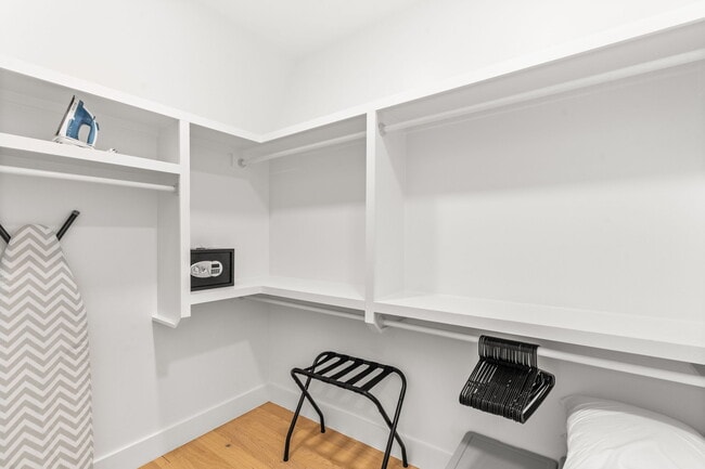 Photo - 1206 Ireland St