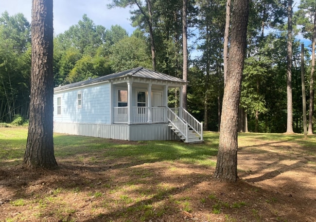 Building Photo - 4019 MS-44