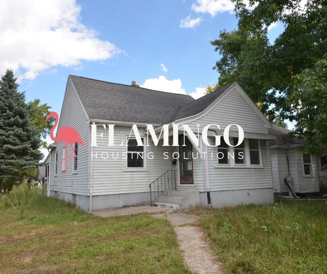 Building Photo - 301 E Siebenthaler Ave Rental