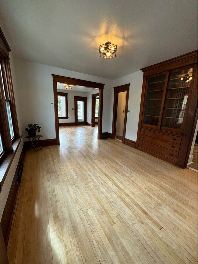 Dining Rm - 116 York St