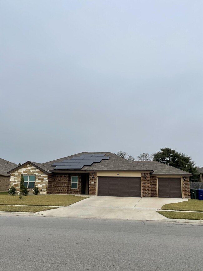 Building Photo - 1713 Risen Star Ln Rental