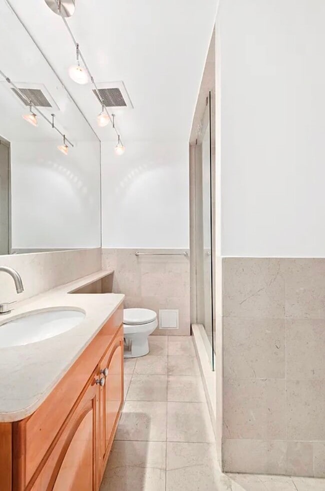 Photo - 59 E 73rd St