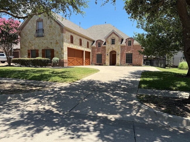 Building Photo - 2207 Canterbury Dr