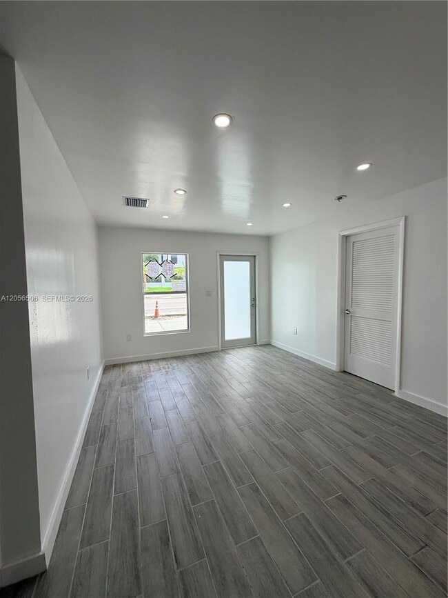 Photo - 6131 Coral Wy