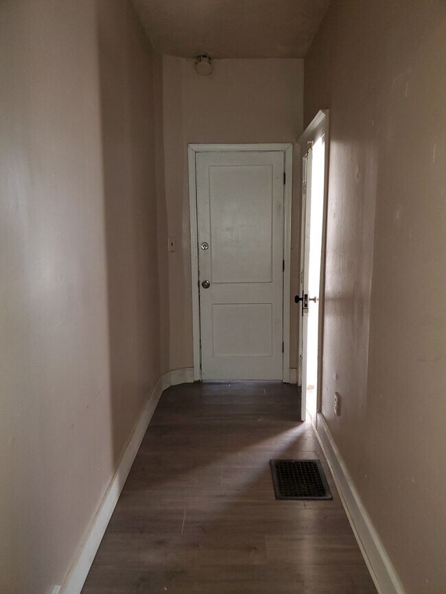 Photo - 1/2 off sec dep and first full month's ren... House