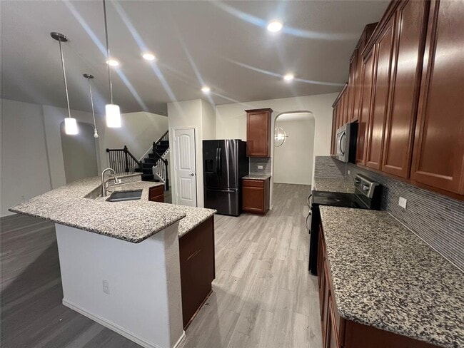 Photo - 112 W Point Way