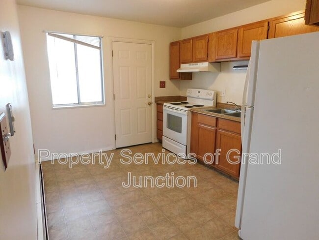 Photo - 2855 Elm Cir Unit 35