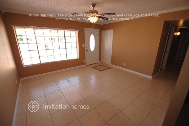 Photo - 907 N Wedgewood Dr