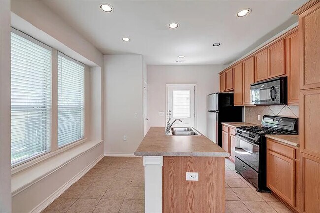 Photo - 10700 Macmora Rd