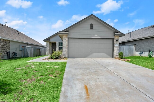 Photo - 843 Deerhurst Ln