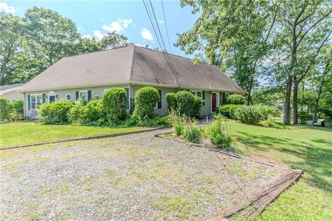 Photo - 102 Clinton Dr