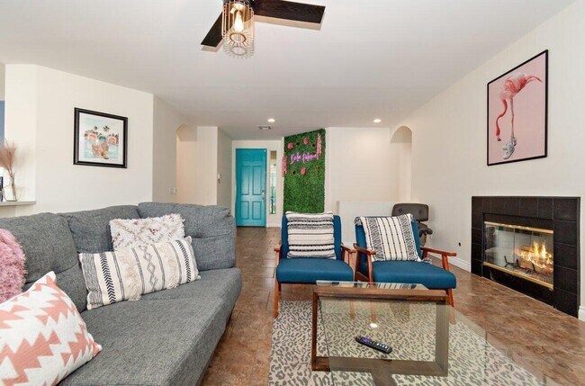 Building Photo - 80746 Diamondback Trail