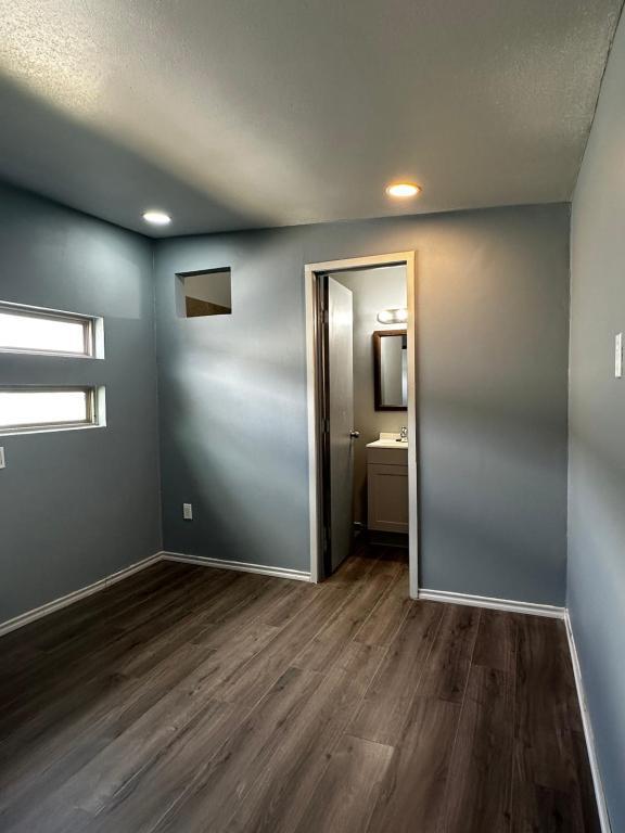 Photo - 300 S 1st St