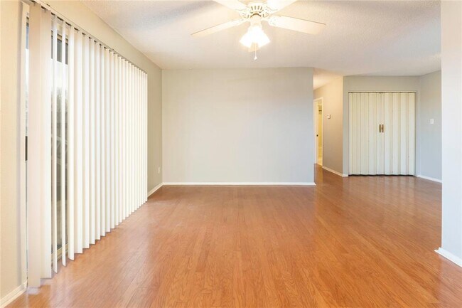 6903 Deatonhill Dr Unidad 28