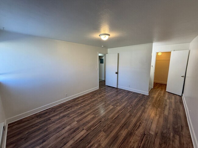 Photo - Beautiful Two Bedroom Apt; Salt Lake City, 1,000 sq ft; New Flooring Unidad 3362