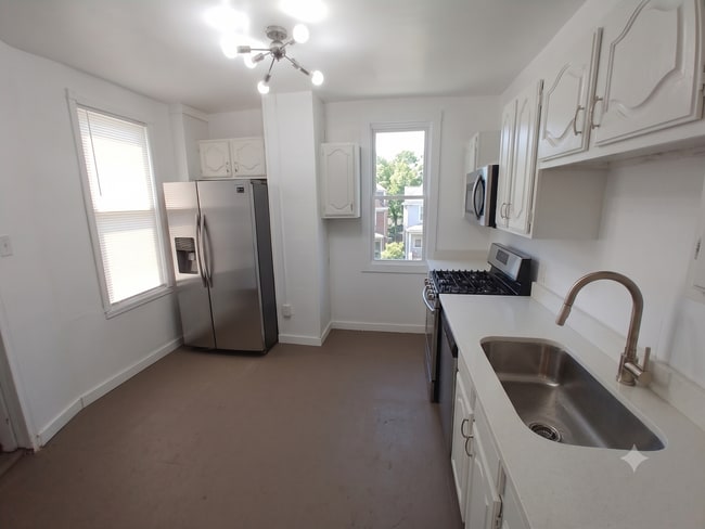 Building Photo - Charming Rental - Allentown