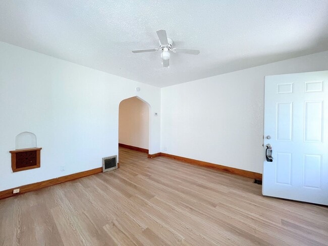 Photo - 110-112 W 7th Ave Unit 112
