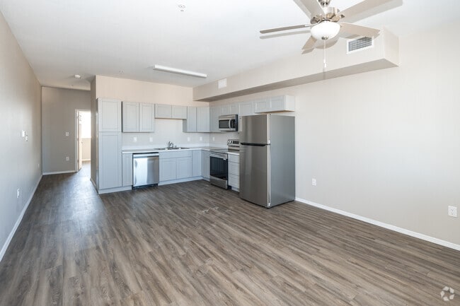 1BR, 1BA - 645SF - Living Room/Kitchen