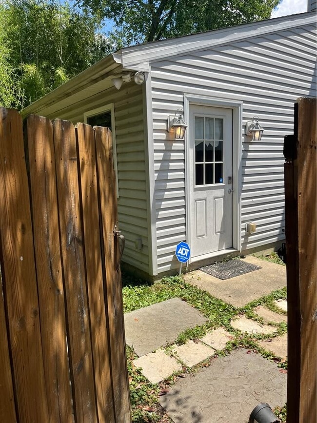 Photo - 108 Sabrina Ln