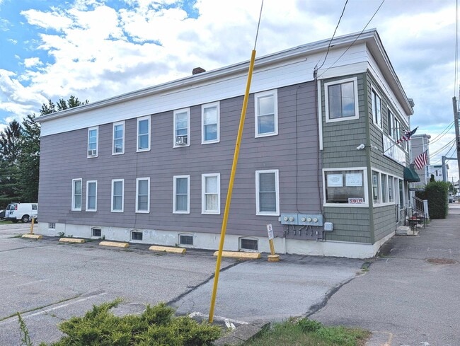 Building Photo - 685 Massabesic St Unit 2-W