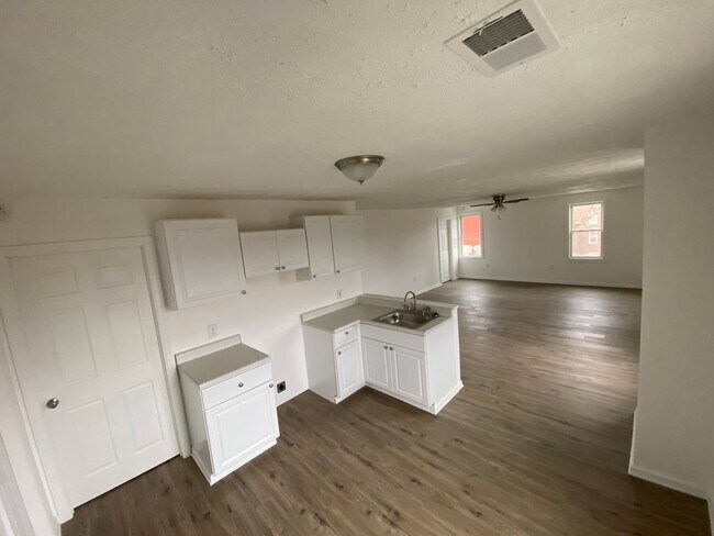 1224-1226 Argonne Dr - 1224-1226 Argonne Dr Unit 1224 Fl 2
