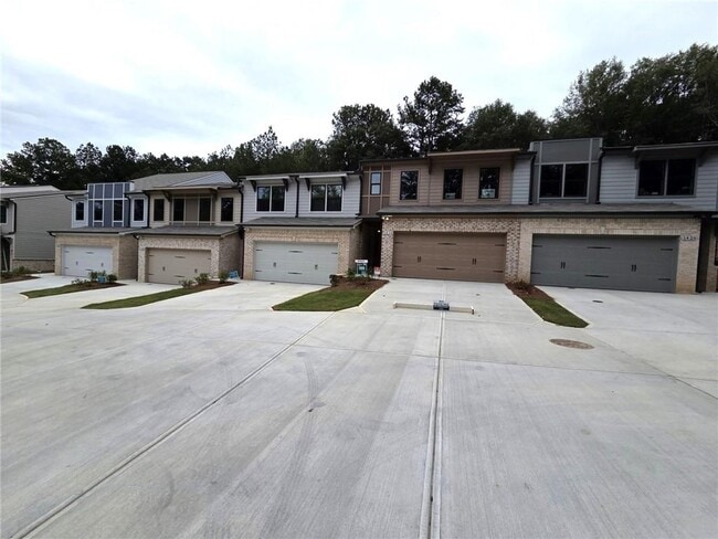 Photo - 1416 Lucan Ln