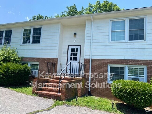 Building Photo - 1614 Plunkett St Unit Apt A