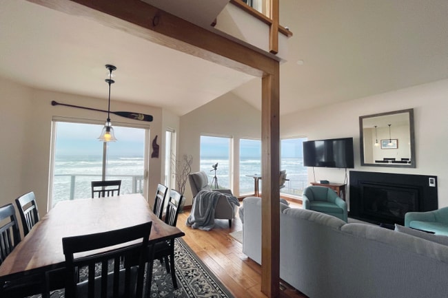 Photo - 6437 NW Finisterre Ave