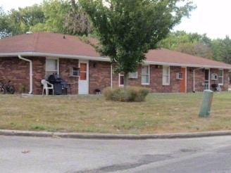 Photo - 1320-1336 Woodland Dr