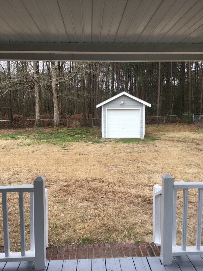 Edificio de almacenamiento - 308 Rose Dr