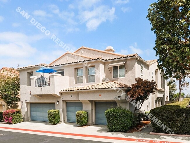 Building Photo - Exquisite Townhome with Panoramic Views in...