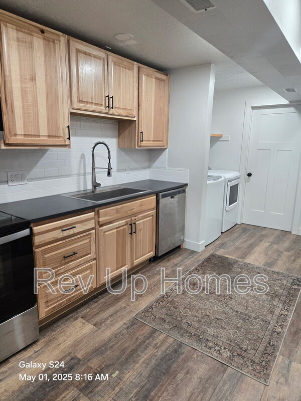Photo - 309 E State Rd