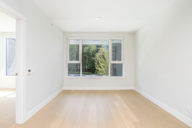 Photo - 211-423 6th St Unit 211