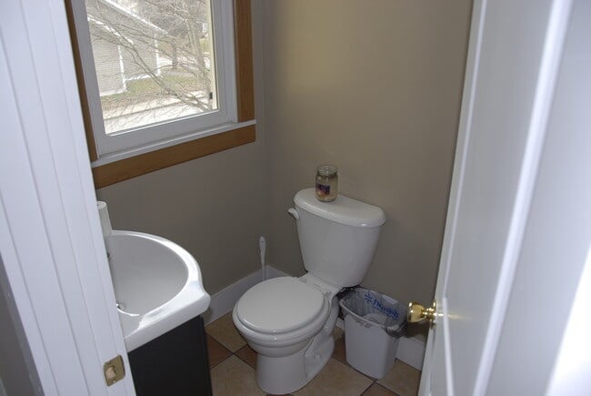 Photo - 303 E 10th St