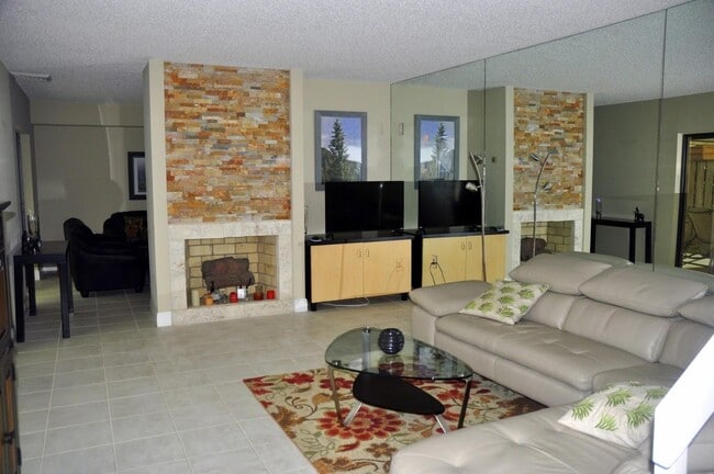 Photo - 223 2nd Ln