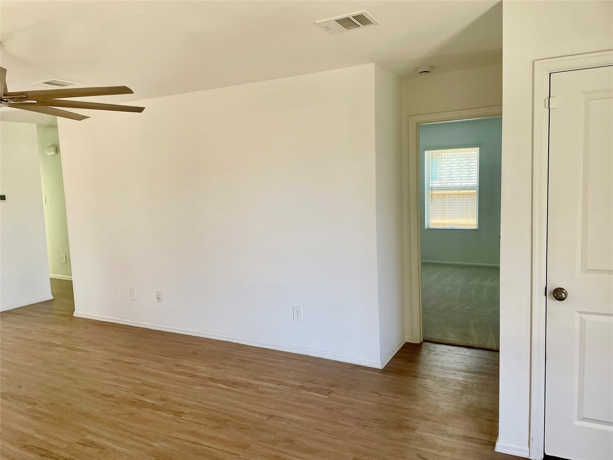 Photo - 221 Crystal Bay Ln