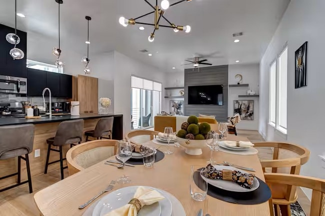 Photo - 3008 Delano St