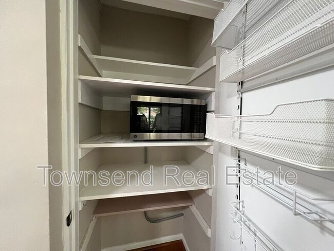 Photo - 1100 Clarendon St