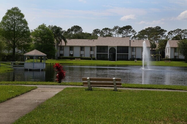 Building Photo - 1/1 first floor condo with community pool ...
