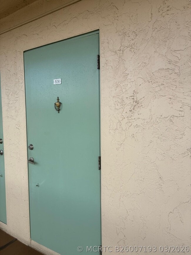Photo - 700 Village Green Ct Unit 306