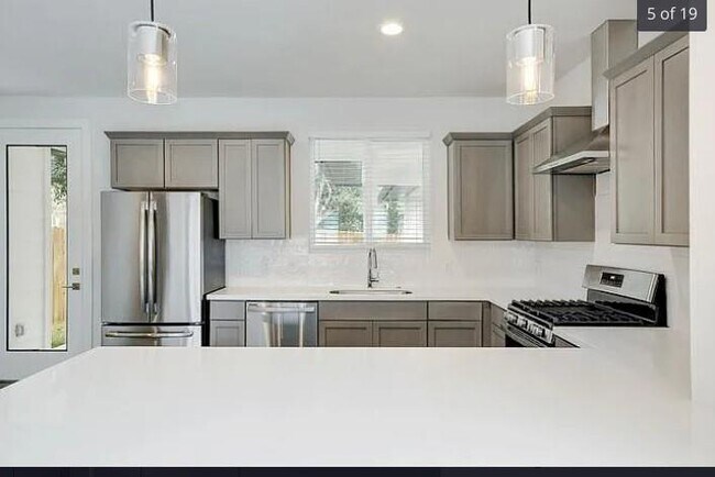 Photo - 1914 Barge St Unidad A